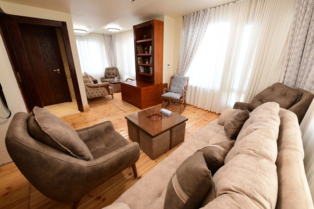 Azhar Dahabiya Luxury Suites