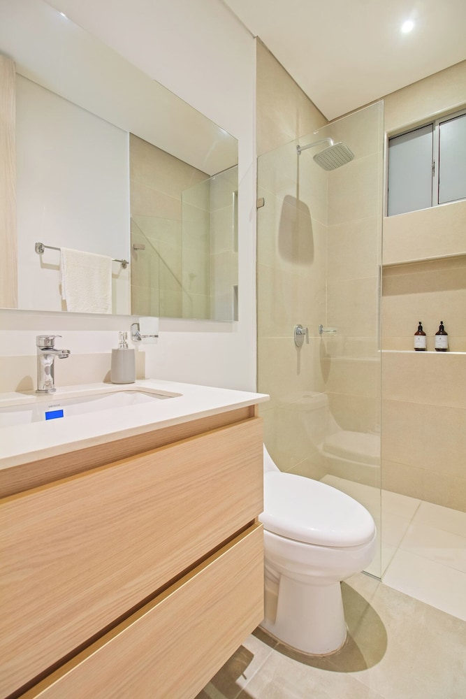 Salguero Suites By HostPro