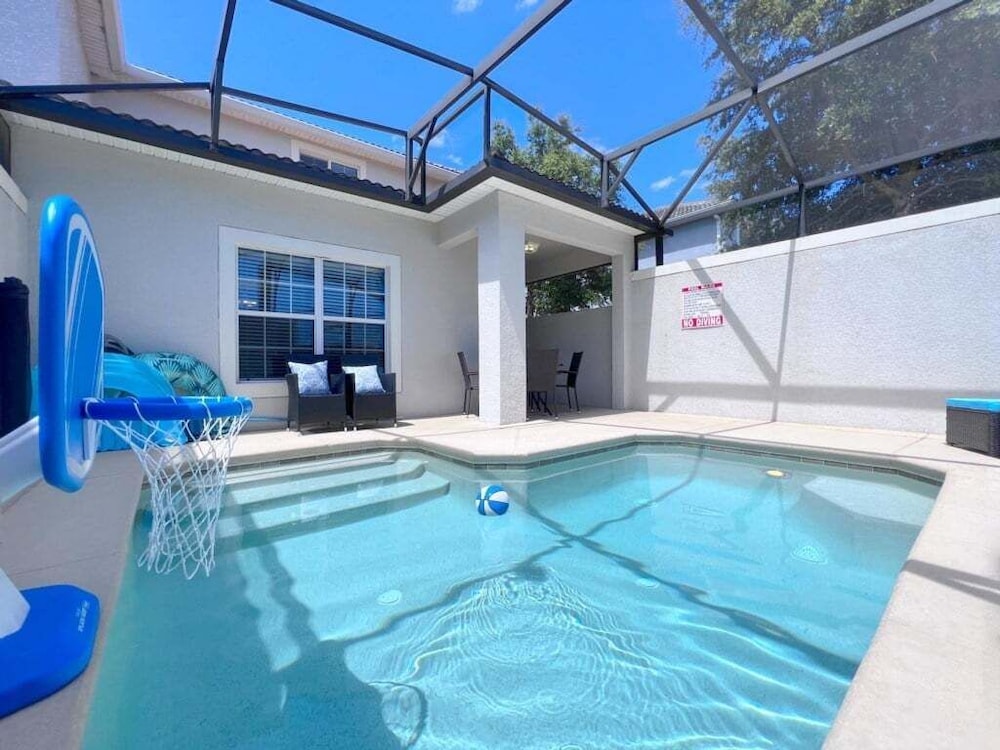 Mickey's Home 5 Bed Town-home With Private Pool! 5 Bedroom Townhouse