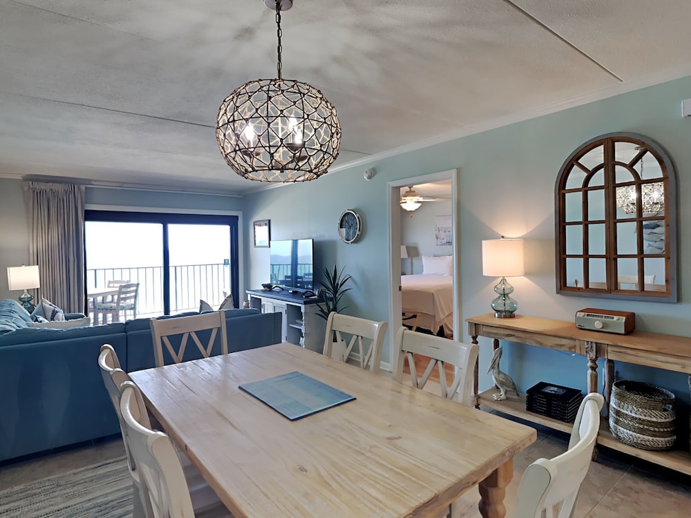 Ocean Breeze West by Southern Vacation Rentals