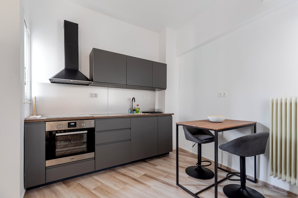 Arco - 2-BR Apt in the Heart of Athens
