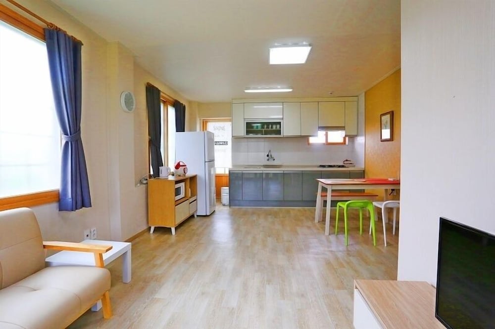 Munmoon House