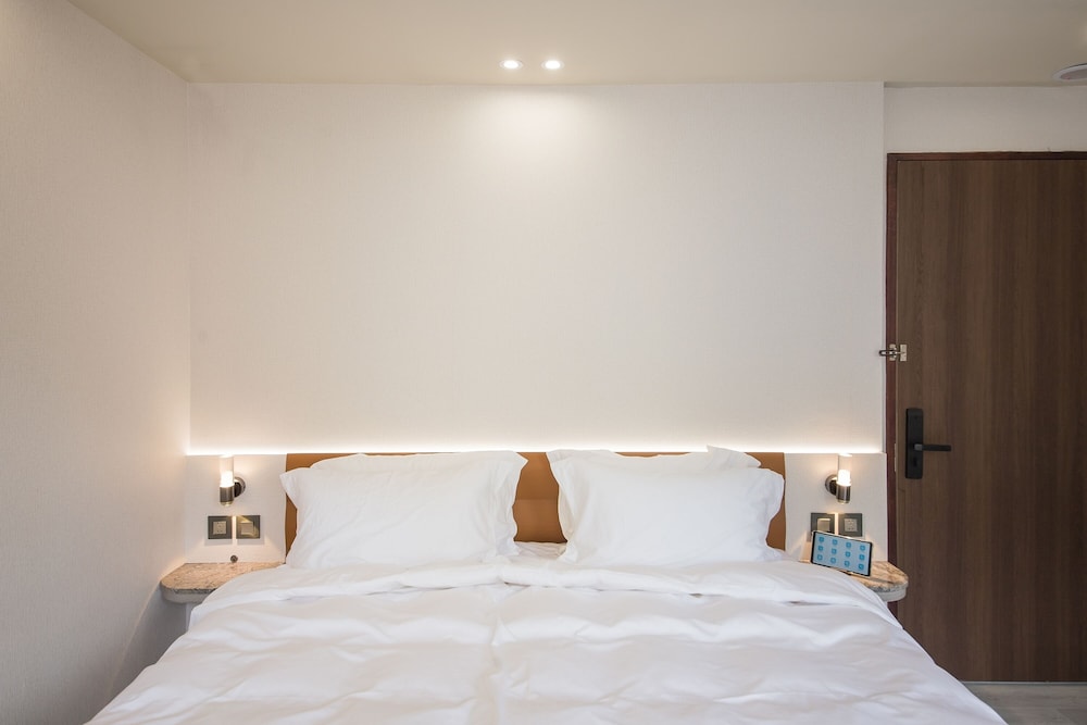 LIVIN Hotel