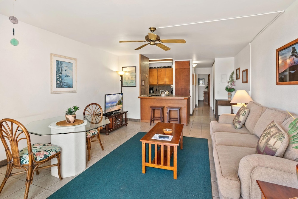 Maui Vista 3-102 - Updated, Ground Level, Steps to the Pool, Walk to Everything!