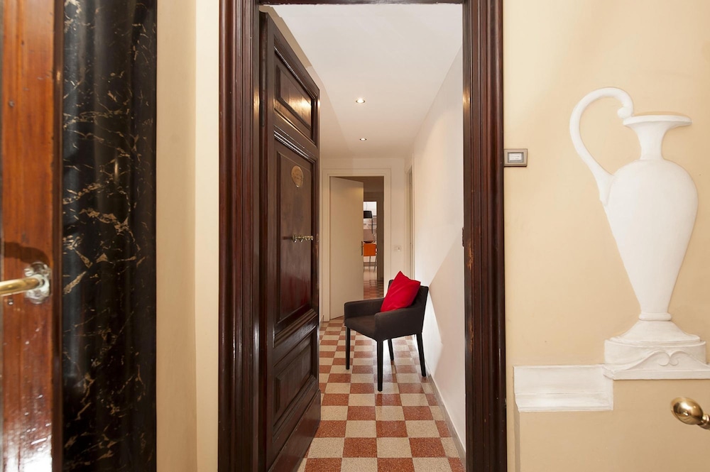 Bernini in Roma With 2 Bedrooms and 2 Bathrooms