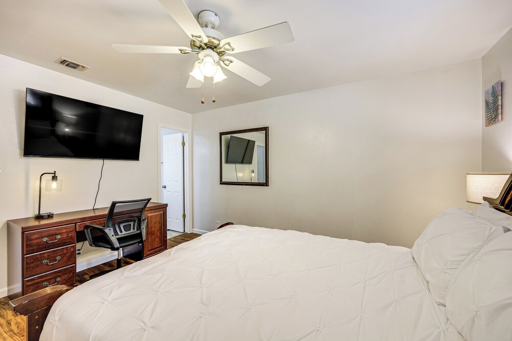 3 Mi to Randolph Afb: Family Home w/ Poker Table!
