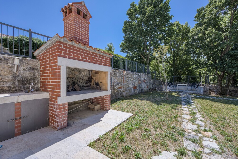 Stone Villa Galant with Pool