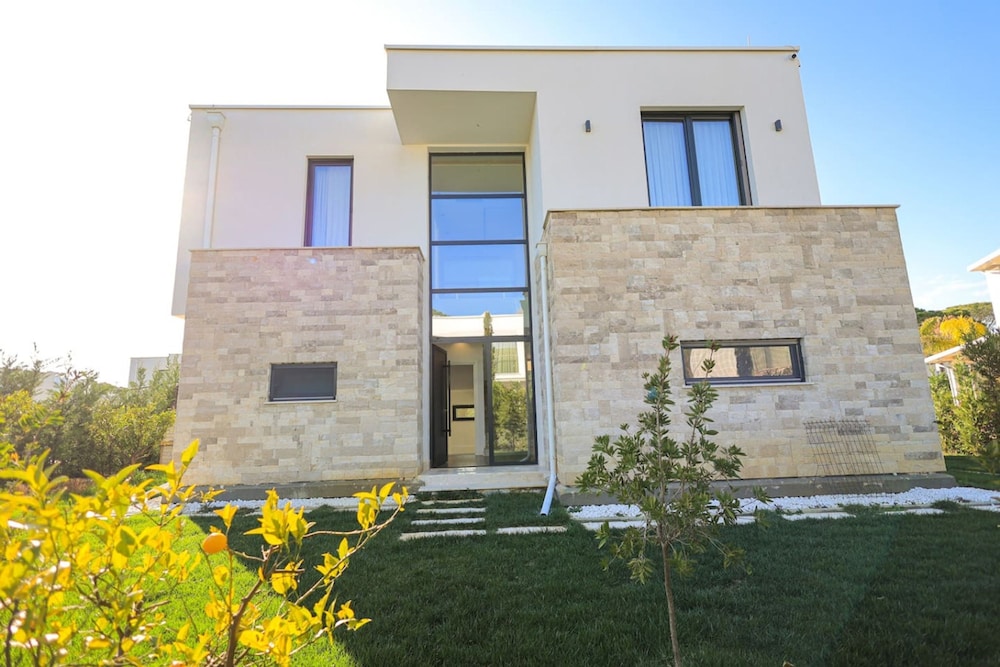 Sanpietro Vacation Villa 005