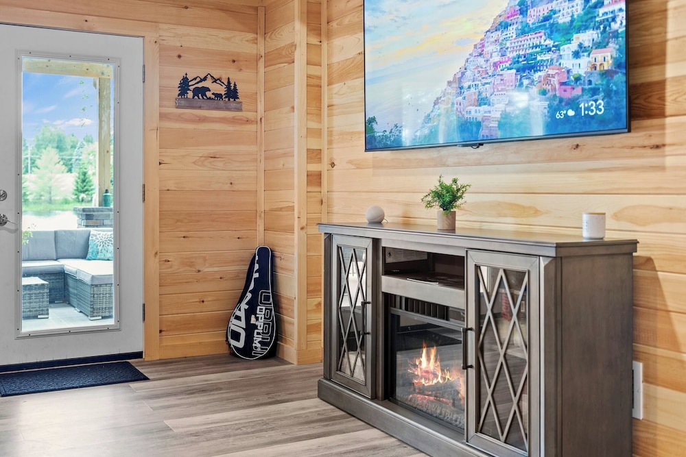 Nittany Cabin by Avantstay Lakefront, View, Firepit