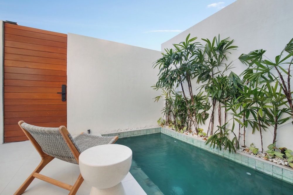 The Oasis II Townhouses by BREIG