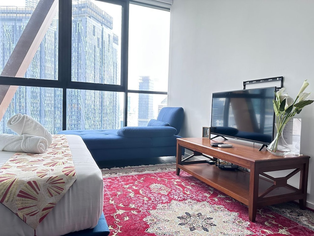 Scarletz Suites KLCC by Purple Orchid