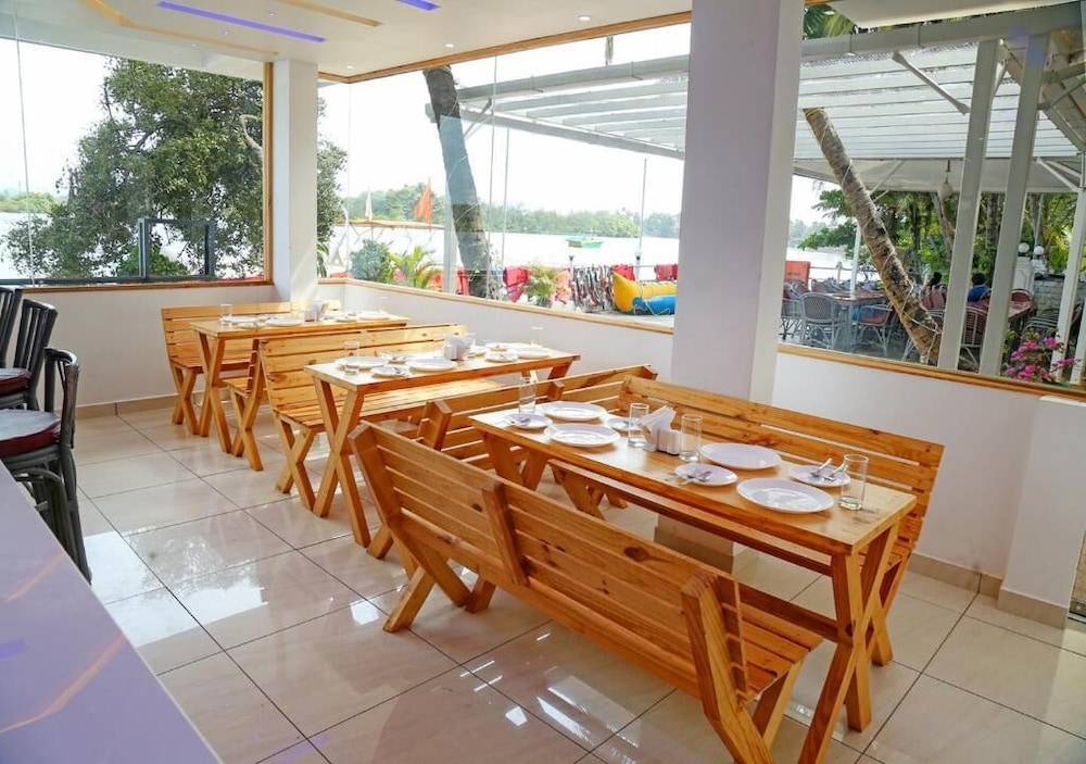 Food & Beverage
