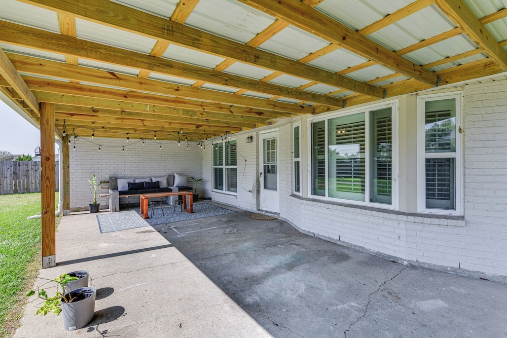 Private Yard & Patios: Family Home in Laplace!