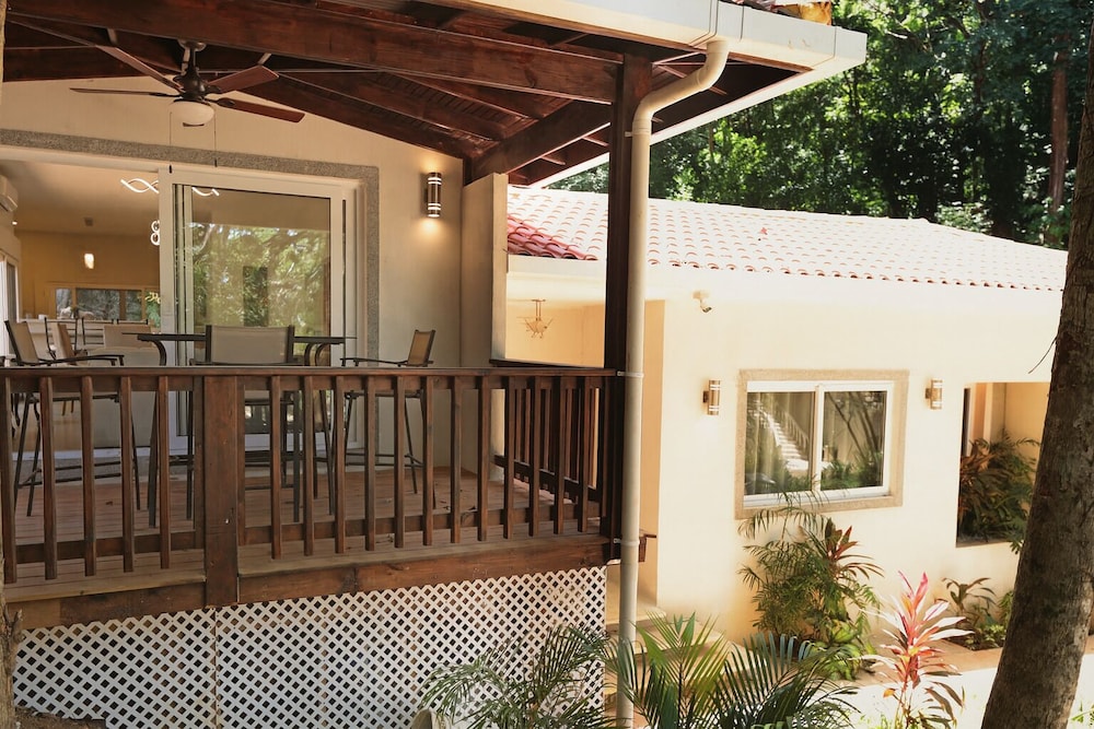 Casa Luminiere- Keyhole Bay #5 3 Bedroom Home