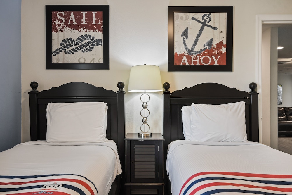 Ultimate 8BR Family Fun in Resort Near Disney!
