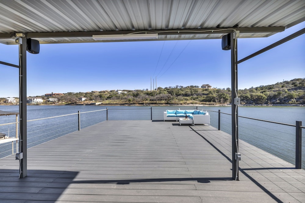Lakefront Paradise With Firepit view 5