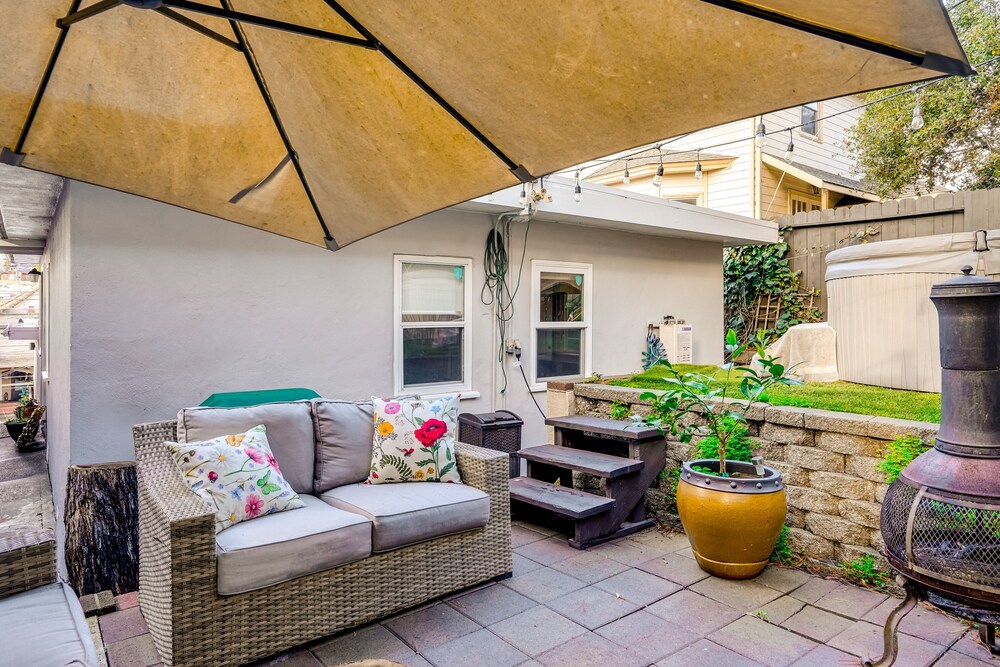 Oakland Apartment w/ Shared Hidden Backyard Oasis! view 4