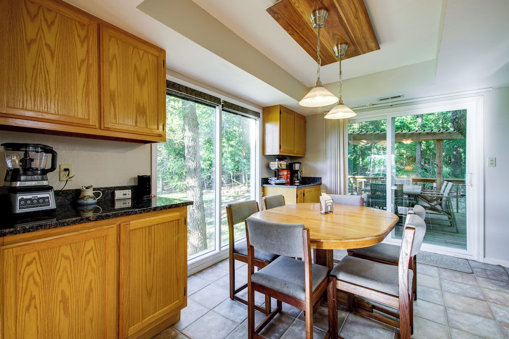 Walk to Pomme de Terre Lake: Pet-friendly Escape