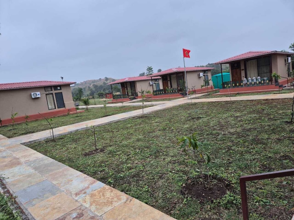 Growpure Luxury Farm & Nature Resort