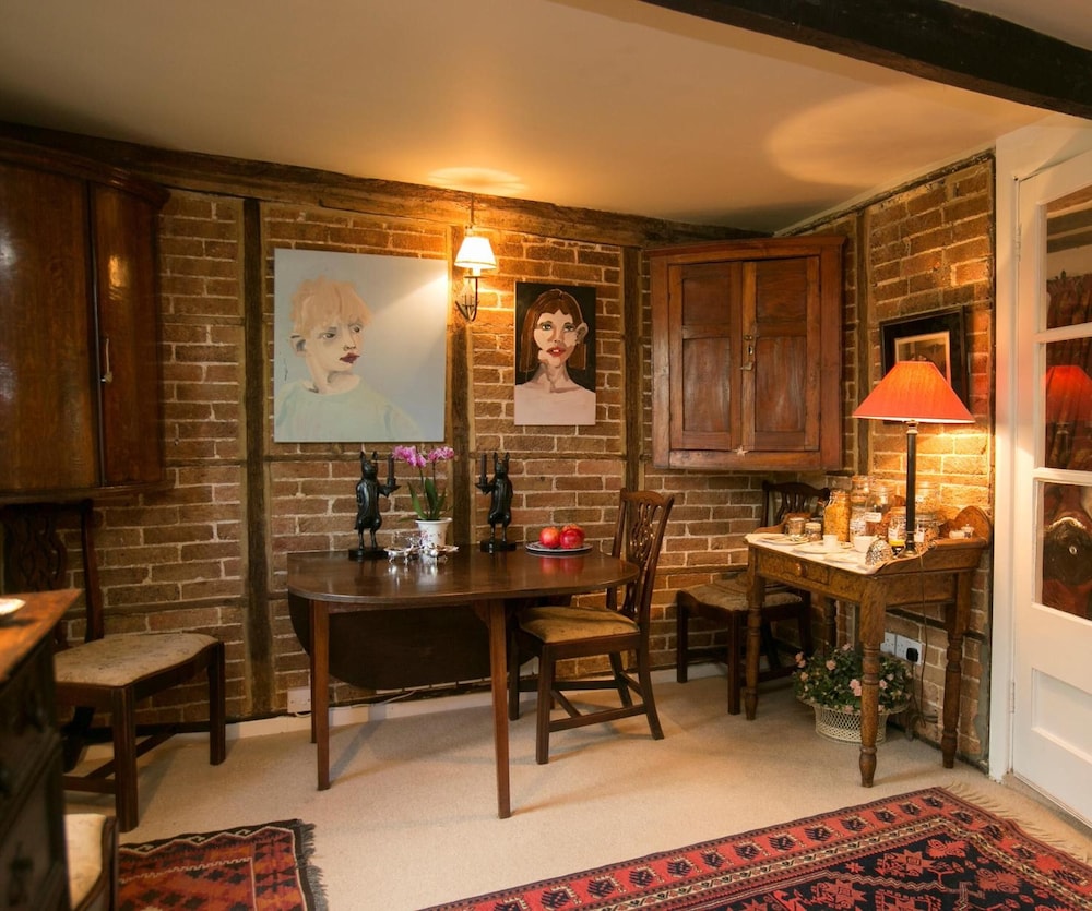 Tudor Cottage Bed & Breakfast Dorchester