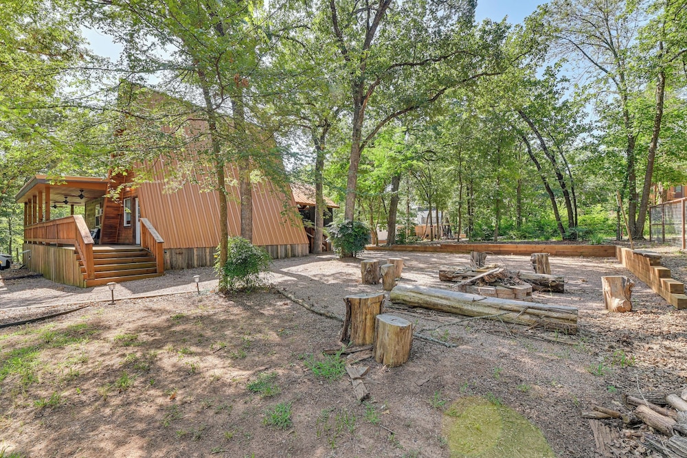 3 Mi to Lake Texoma: Gordonville Getaway!