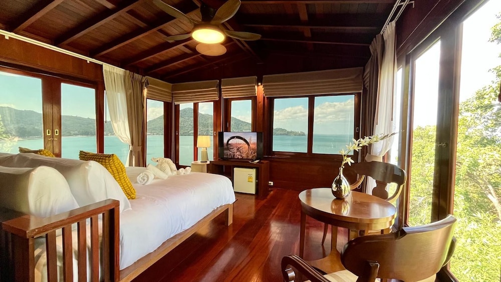 Luxury Seaview 6 Bedrooms With Infinity Pool Villa, Private Gym, Superfast Wifi