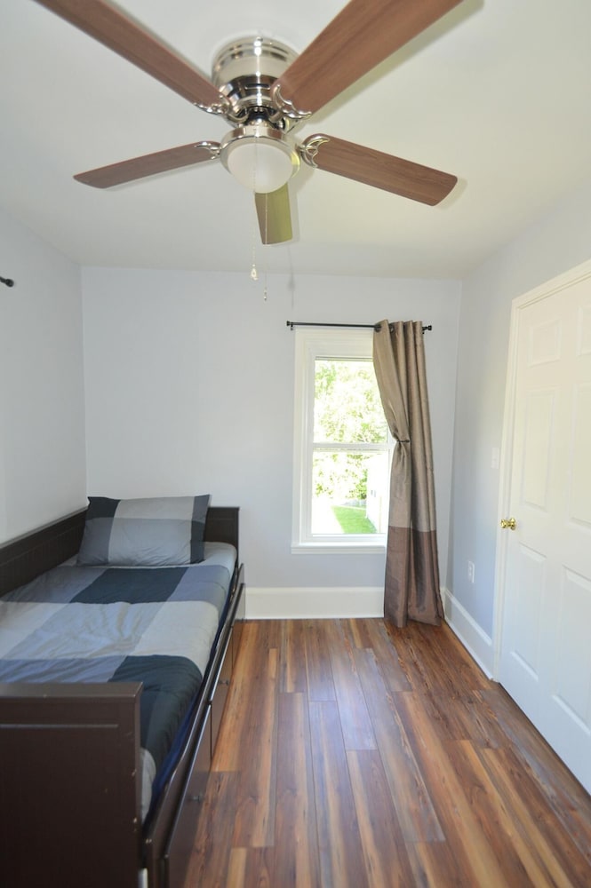 Broadway Cottage - Convenient Location!