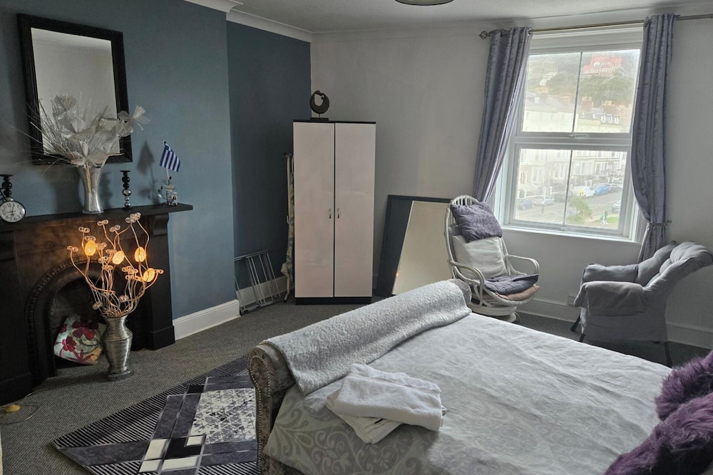 Seaview 2 Bedroom Apartment Sleeps 4