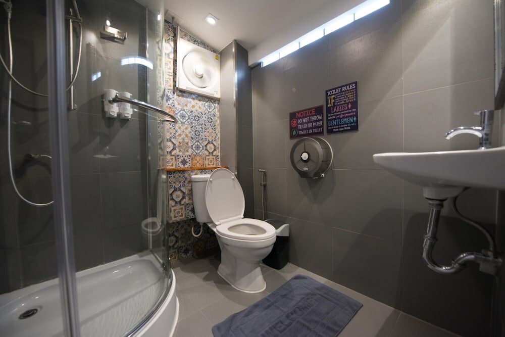 4Share Hostel - Adults Only