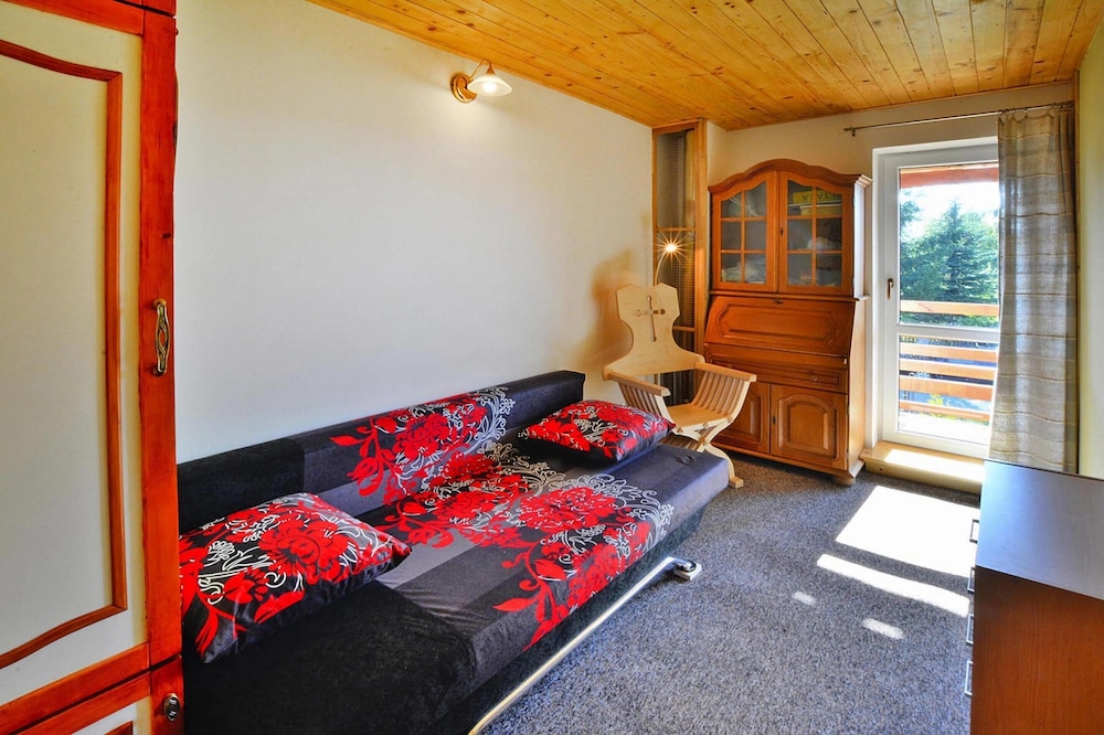 Holiday House With Garden in Dabrowica