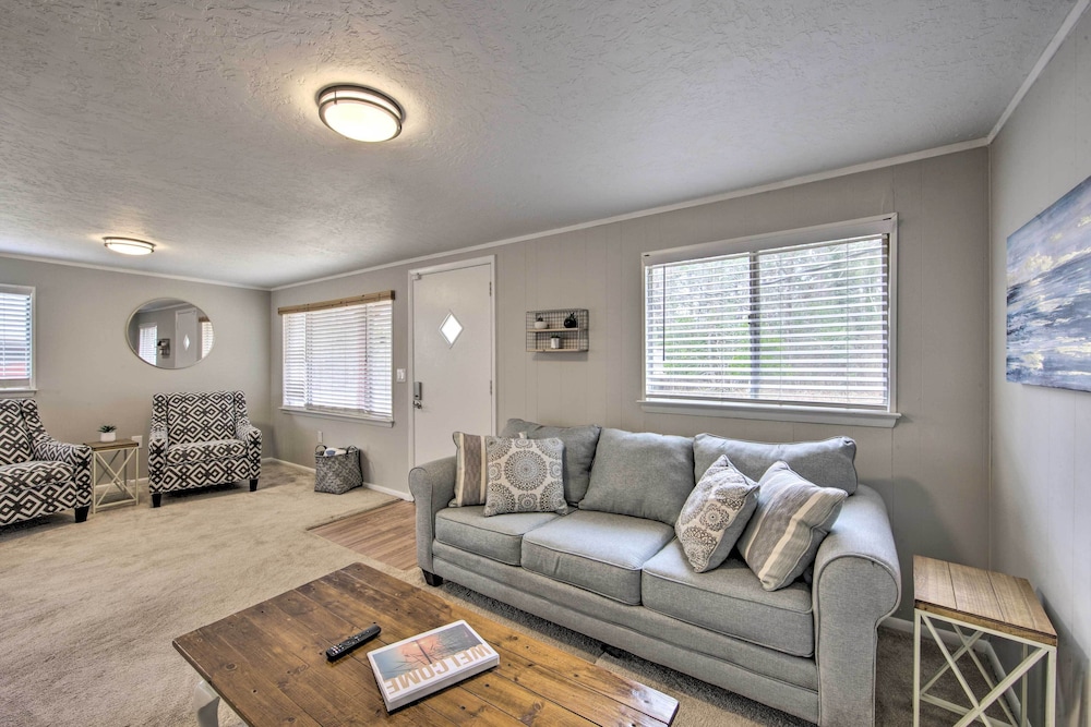 Jefferson Retreat w/ Backyard < 1 Mi to Lake! - Property Image 16