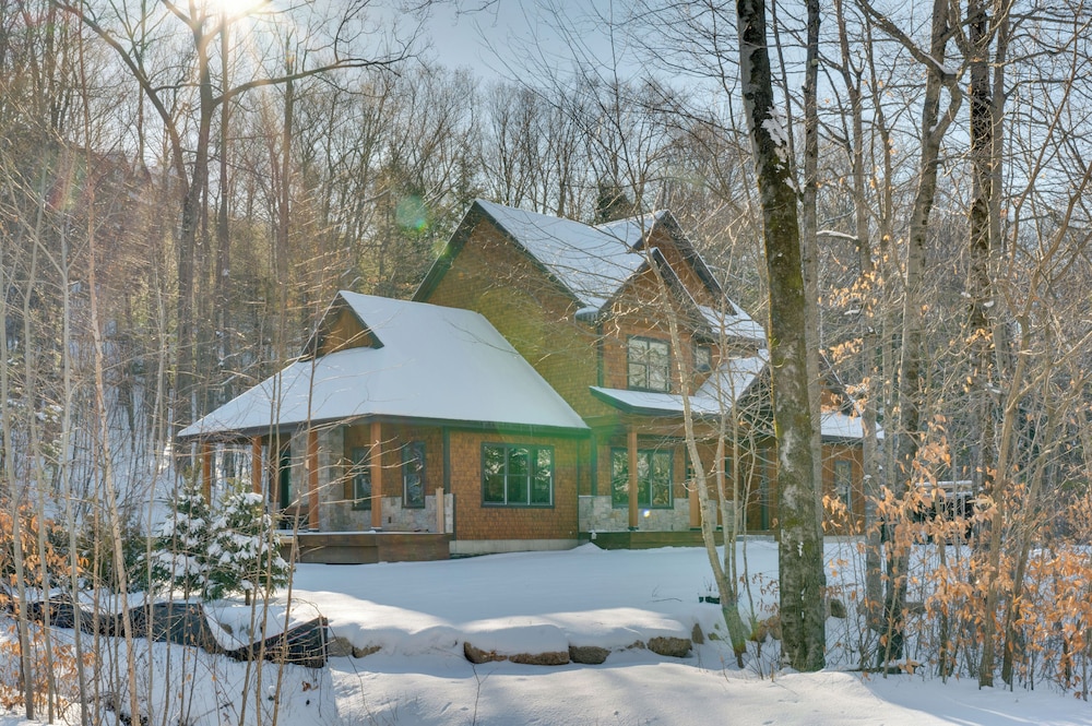 Walk to Loon Mtn Lift: Luxe Family Home w/ Hot Tub view 4