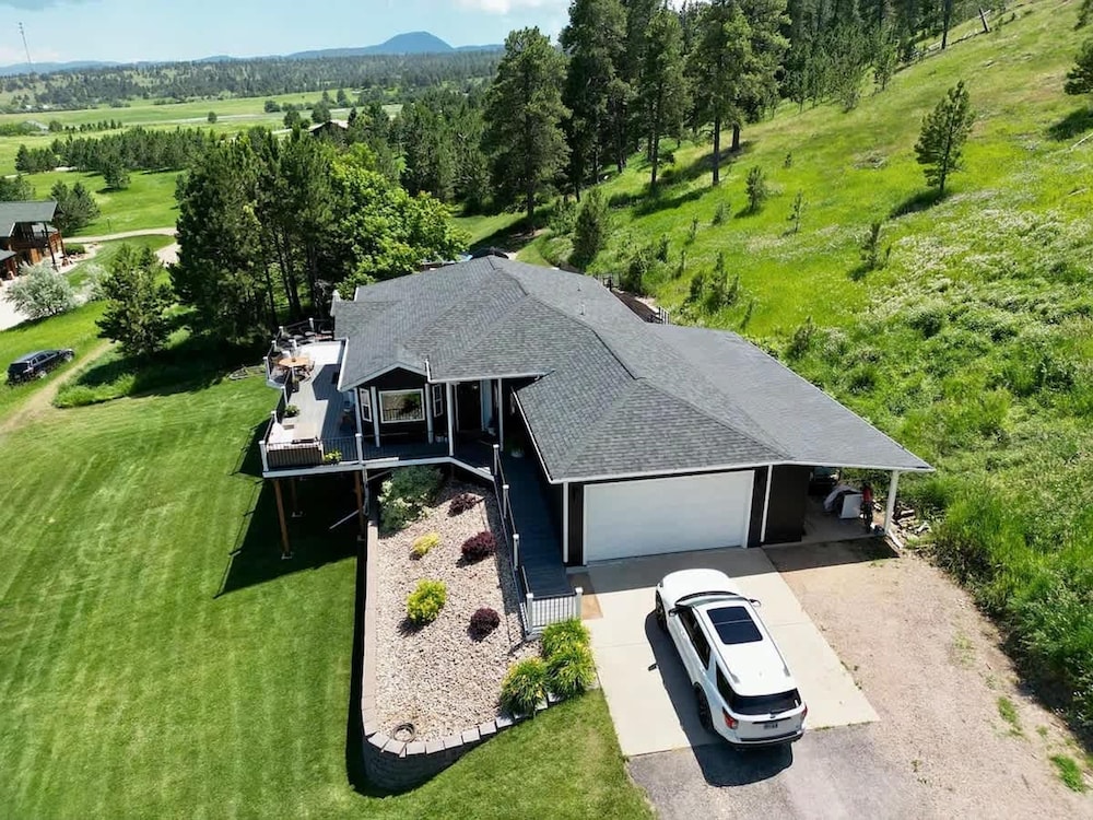 Black Hills Getaway With Hot Tub Game Room for 18
