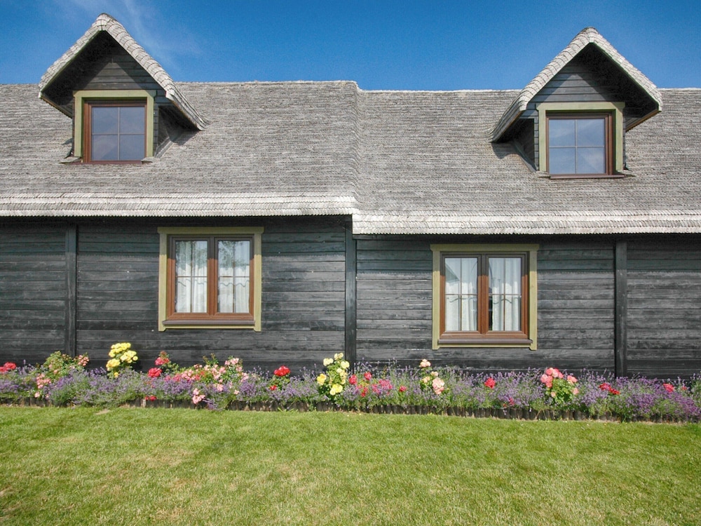 Seaside Cottage With Terrace and Lovely Garden view 3