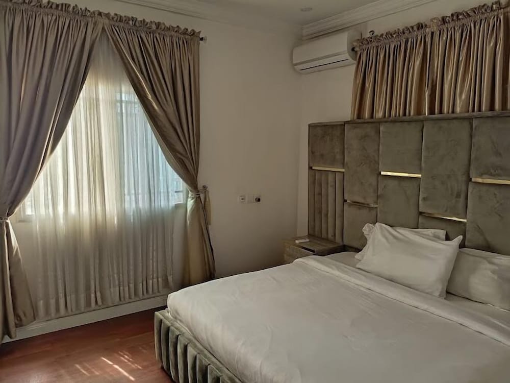 Pioneer Luxury Apartment