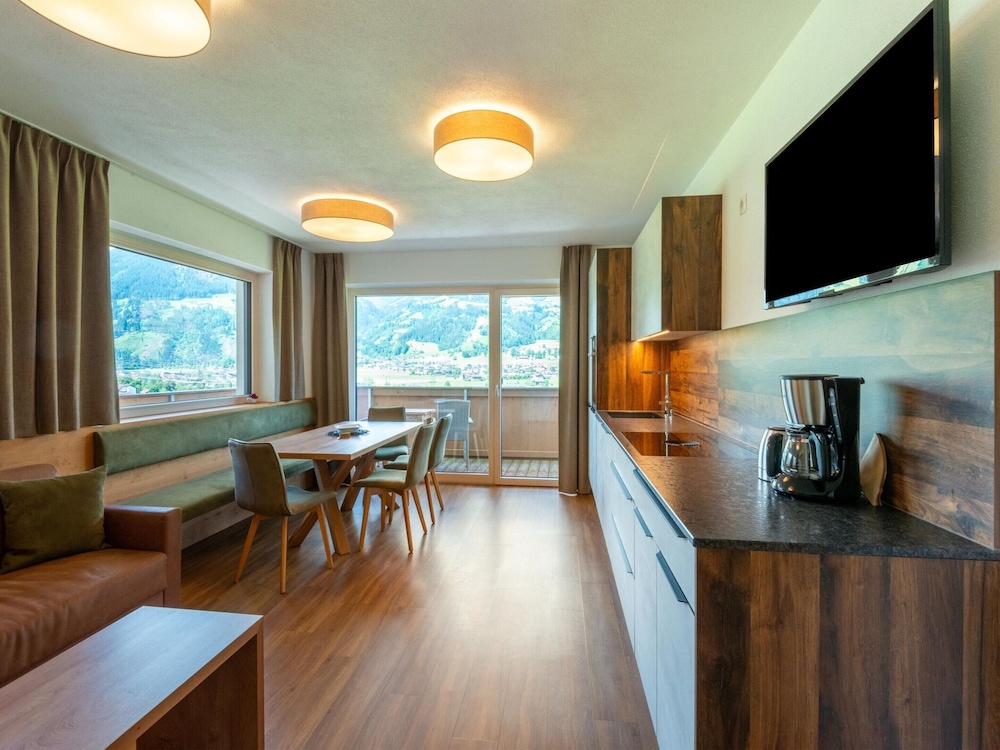 Beautiful Flat in Hart With Fitness Room