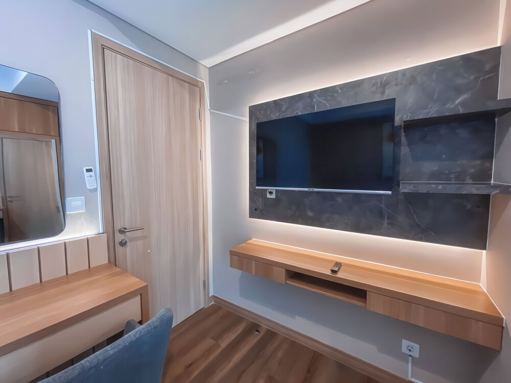 Staycation Jakarta Holland Village