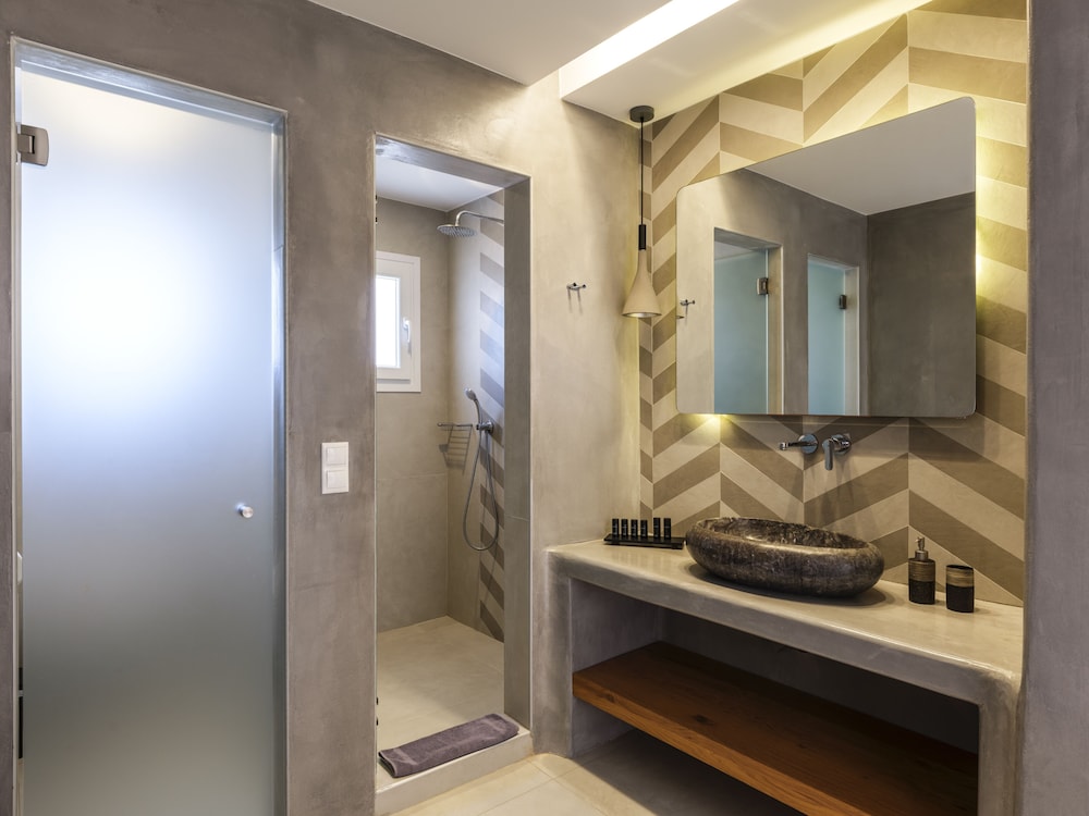 Evi Suites & Villas