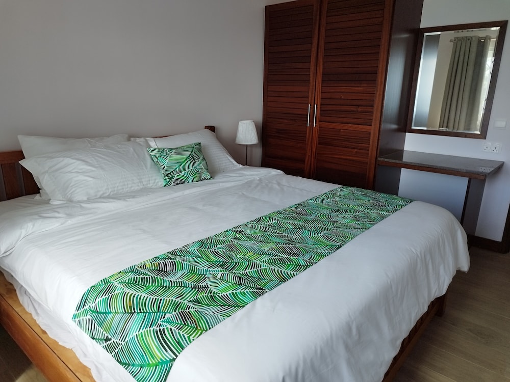 CRYSTAL SHORES Self Catering Apartments view 3