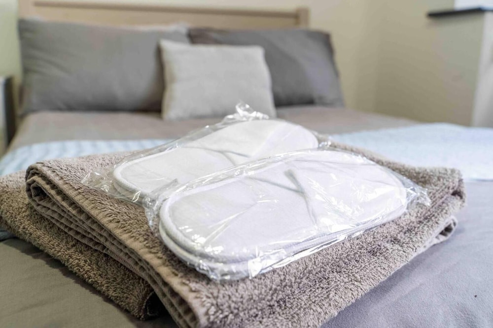 Cosy Ensuite Style Studio Close to University! view 3