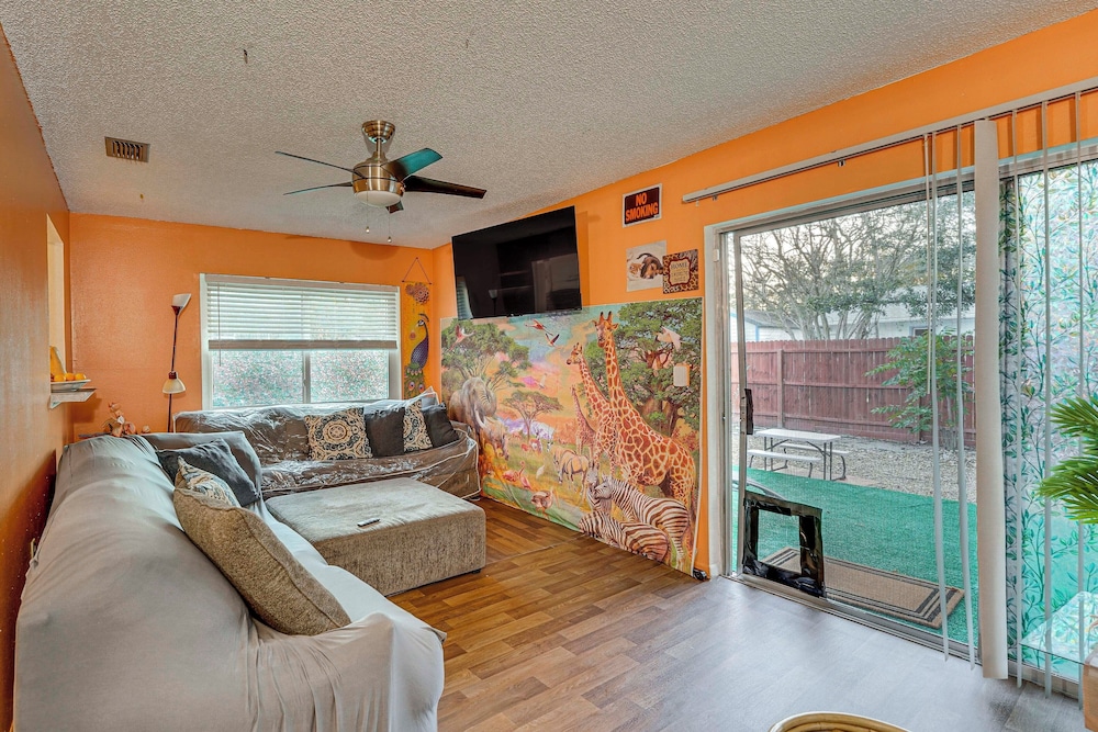 Pet-friendly Horse Capital Hub w/ Patio & Yard