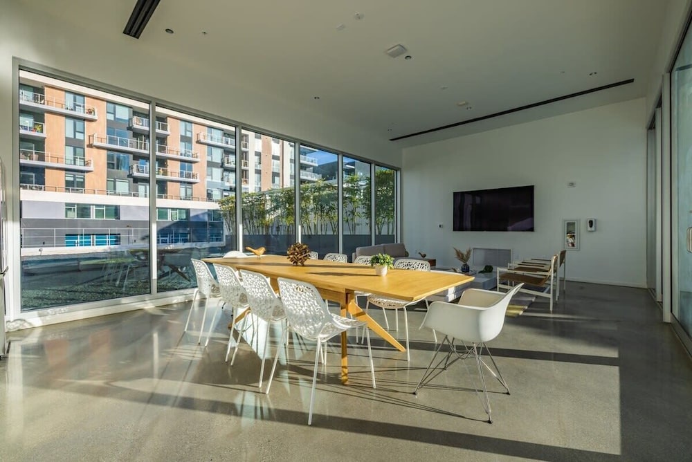 @marbella Lane - 3BR Coastal Retreat w/ Luxe Touch