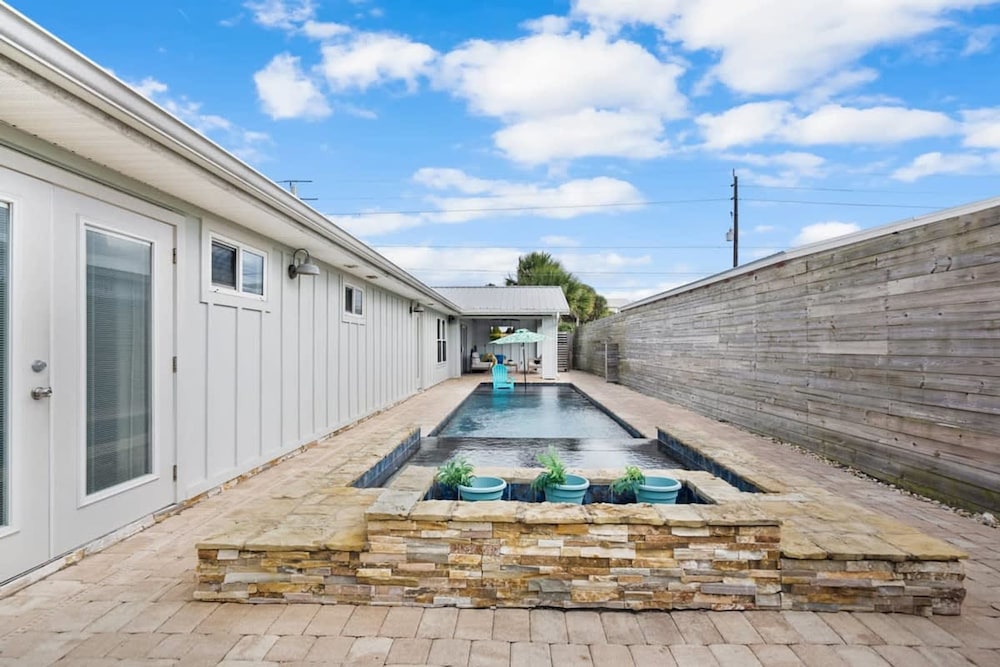 100 Steps to Beach Pool Hot Tub Playground BBQ