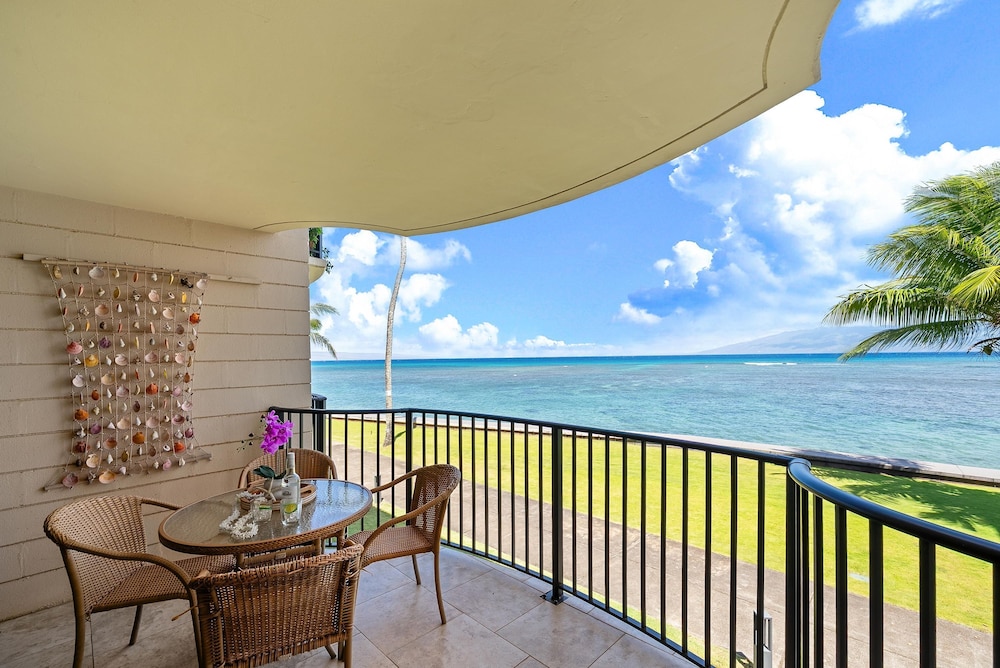 Kahana Reef 215 in Lahaina