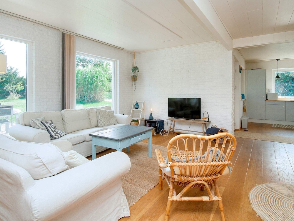 8 Person Holiday Home in Asnaes
