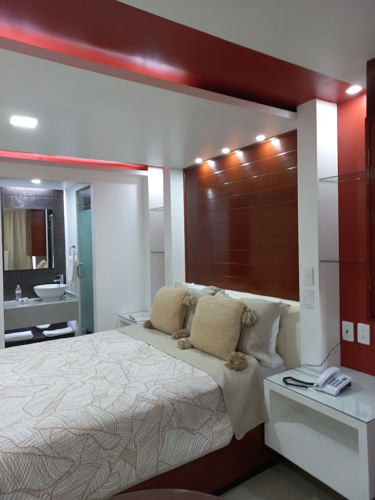 La Aurora Hotel like Home