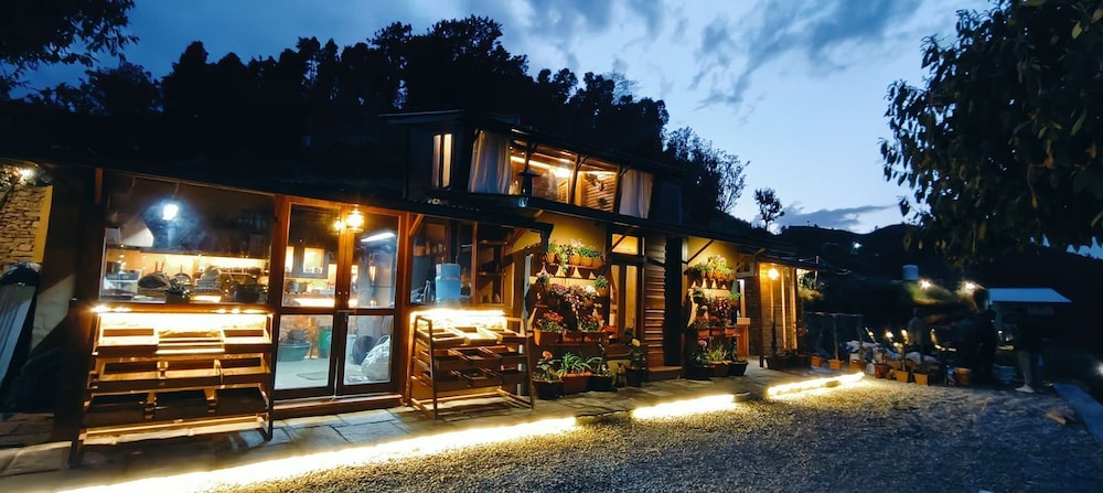 SNOVIKA THE ORGANIC FARM AND STAYS