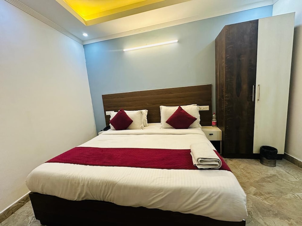 Hotel S.R. Plaza