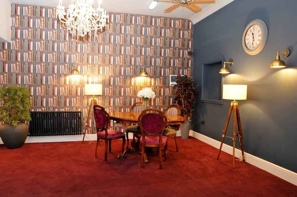 Crewe Vacations - The Royal Hotel Crewe, A BRILLIANT Collection - Property Image 7