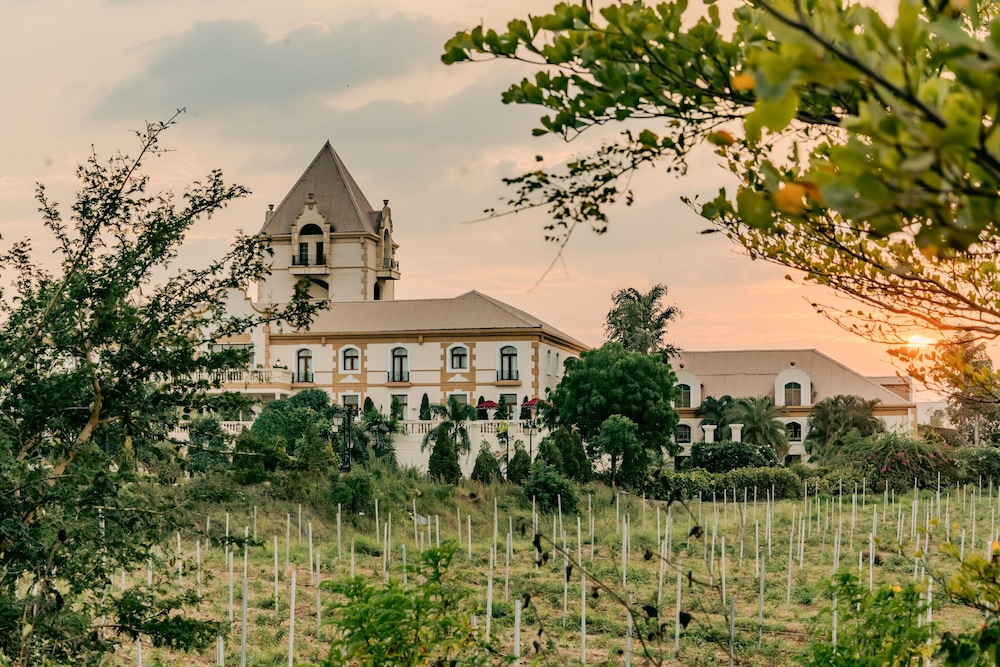 Hotel Irada Pune Wine Country